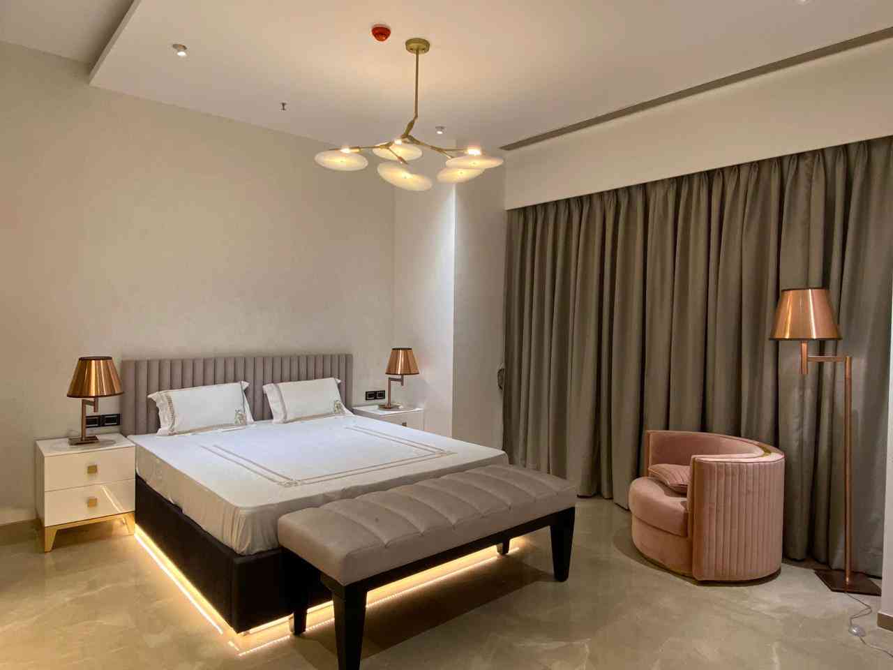 Luxury Master Bedroom Design With Creamy White Interiors