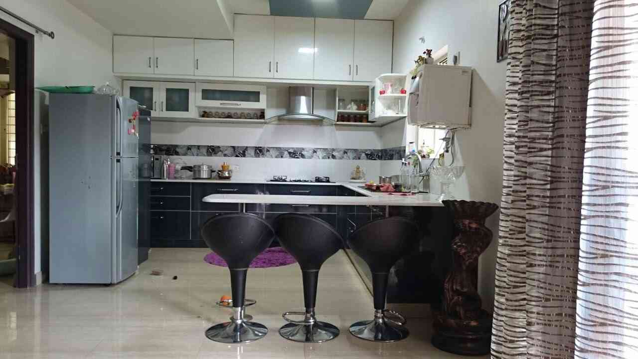 Kitchen with Bar Design Chairs