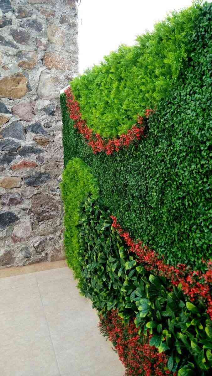 Stunning Vertical Garden Masterpiece Blending With Vibrant Greens 