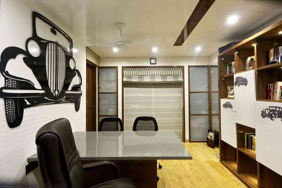 Stylish Office Room Design With Optional Space