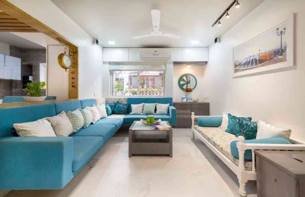 Inspiring Living Room Design With Blue Sofa