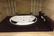 Round Bathroom Tub